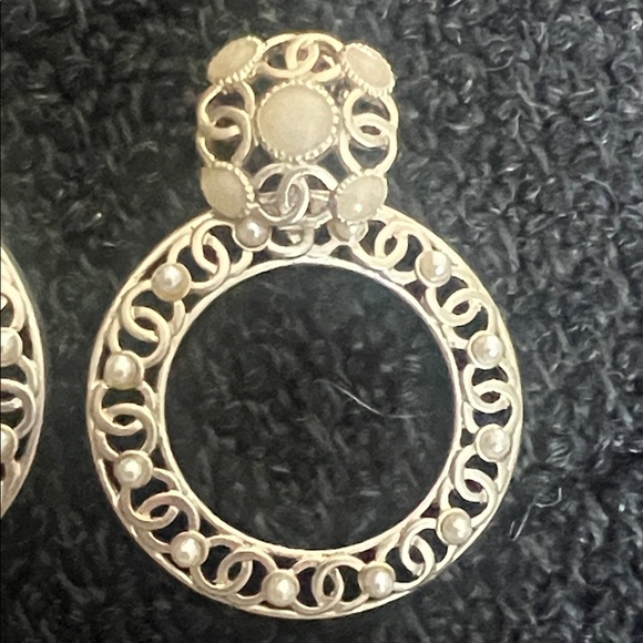 CHANEL Gold and Cream Filigree Earrings - Picture 3 of 15